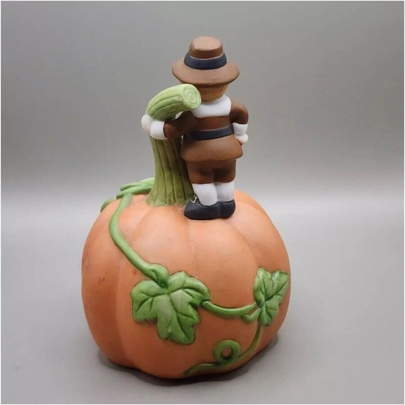 Fall Decor Pumpkin Bell Figurine Thanksgiving Pilgrim Bell 1990 Avon - Picture 2 of 5